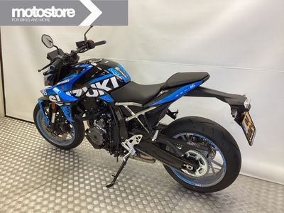 SUZUKI GSX-8S – foto 3