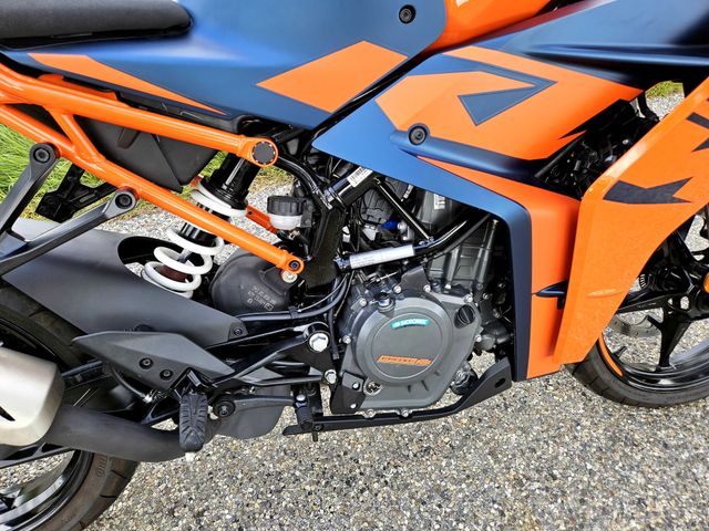 ktm - rc-390