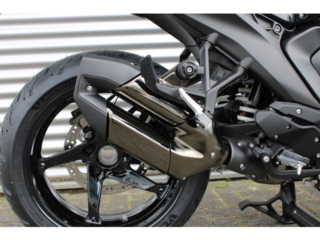 bmw - r-1300-rs