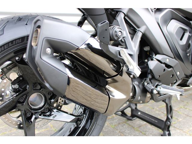 bmw - r-1300-rs