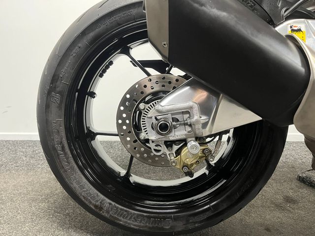 aprilia - tuono-v4-r-aprc