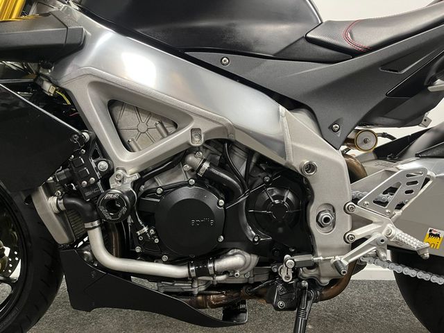 aprilia - tuono-v4-r-aprc