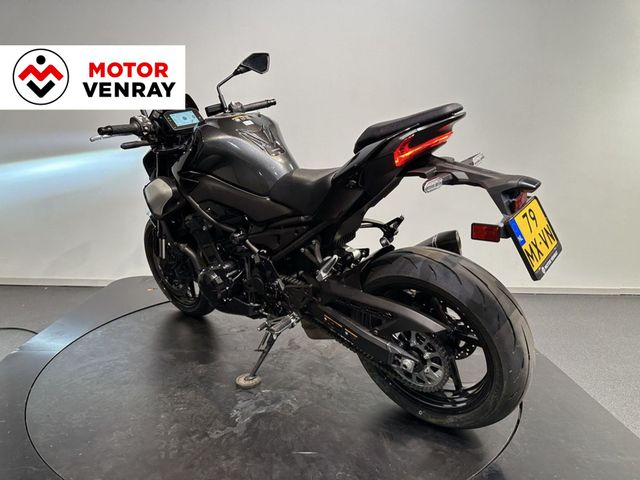 kawasaki - z900