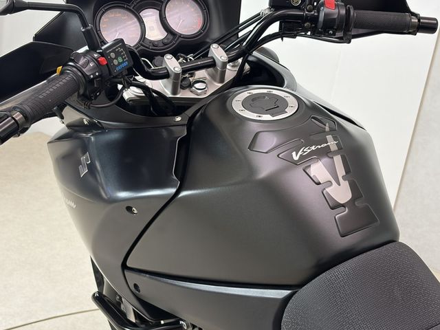 suzuki - v-strom-dl-650-black-rhino