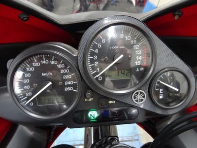 YAMAHA FZS 600 FAZER – foto 3