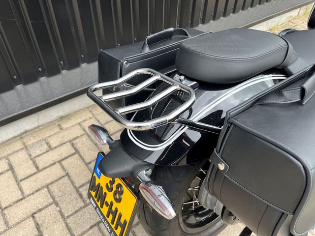 bmw - r-18