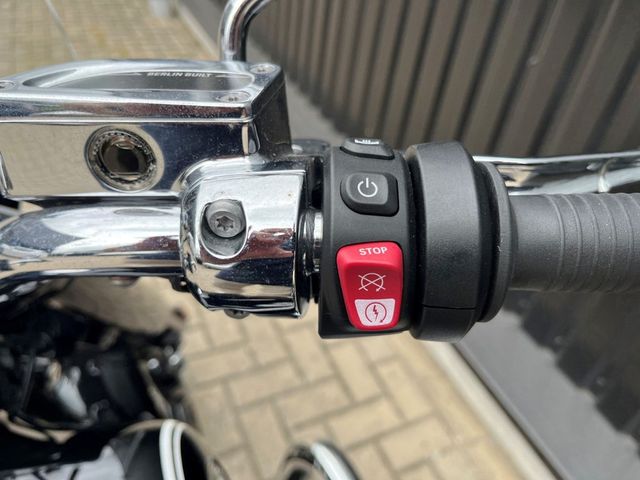 bmw - r-18