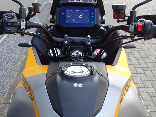 moto-guzzi - stelvio