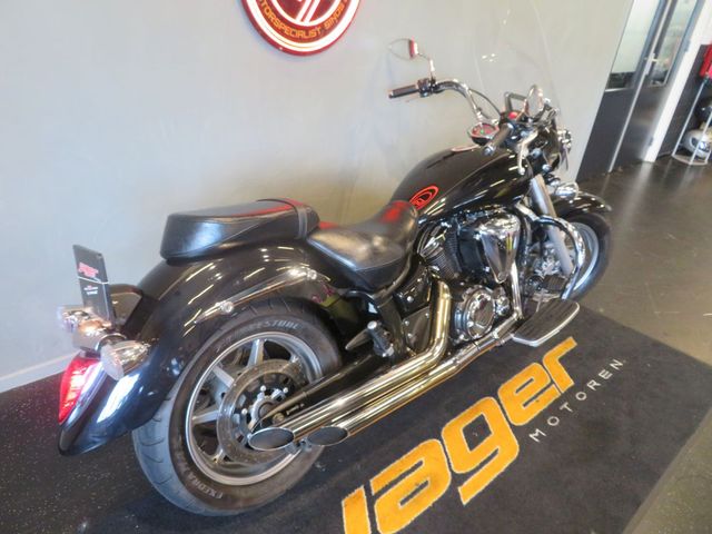yamaha - xvs-1300-a-midnight-star