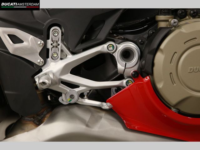 ducati - panigale-v4-s