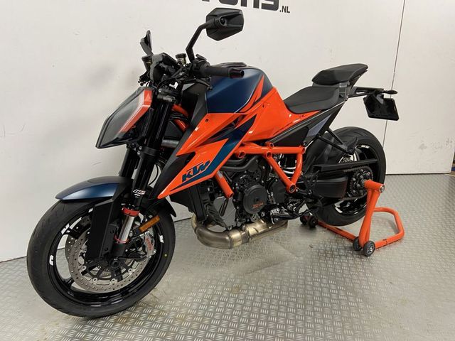 ktm - 1290-super-duke-r