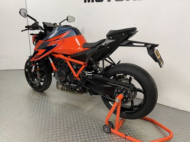 ktm - 1290-super-duke-r