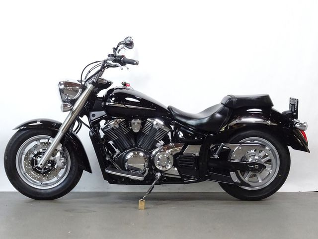 yamaha - xvs-1300-a-midnight-star