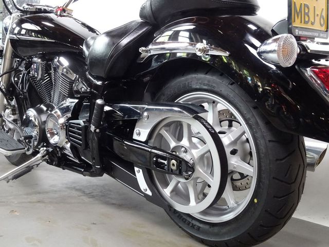 yamaha - xvs-1300-a-midnight-star