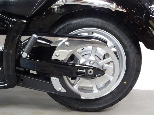 yamaha - xvs-1300-a-midnight-star