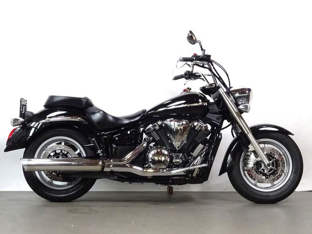 yamaha - xvs-1300-a-midnight-star