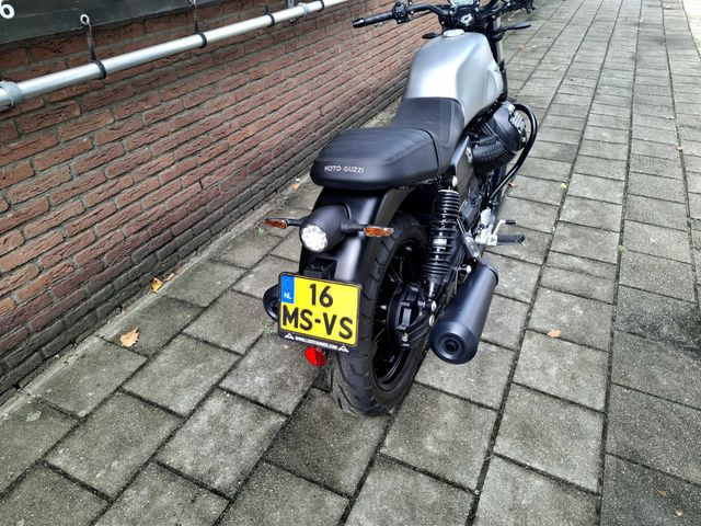 moto-guzzi - v-7-stone-850