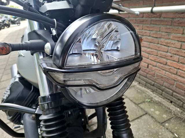 moto-guzzi - v-7-stone-850