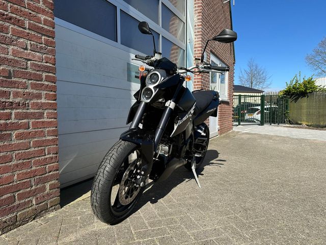 ktm - 690-duke