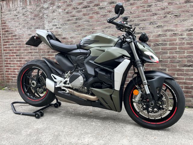 ducati - streetfighter-v2