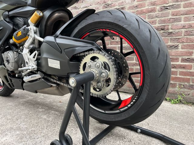 ducati - streetfighter-v2