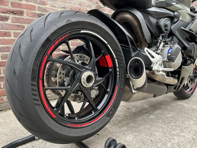 ducati - streetfighter-v2