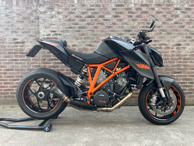 ktm - 1290-super-duke-r