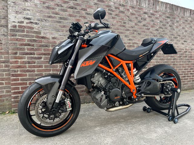 ktm - 1290-super-duke-r