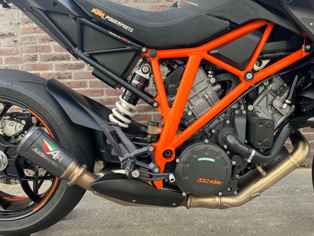 ktm - 1290-super-duke-r