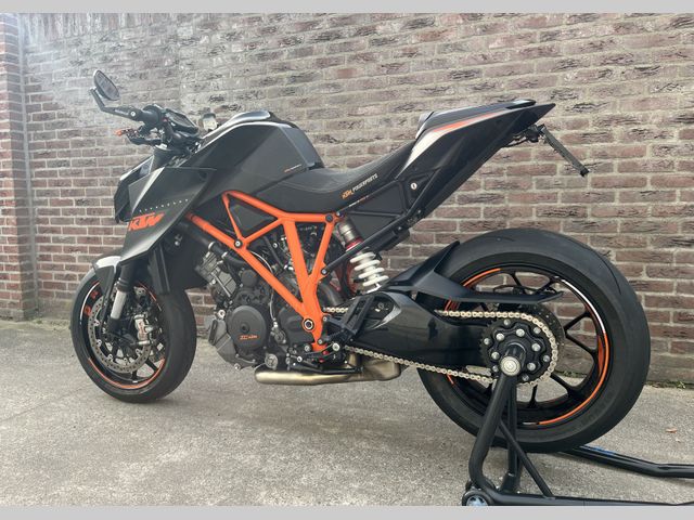 ktm - 1290-super-duke-r