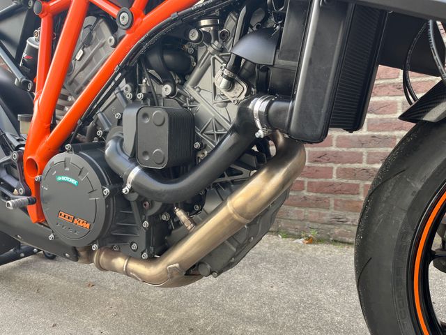 ktm - 1290-super-duke-r