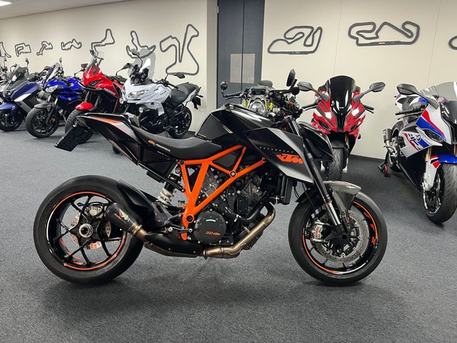 ktm - 1290-super-duke-r
