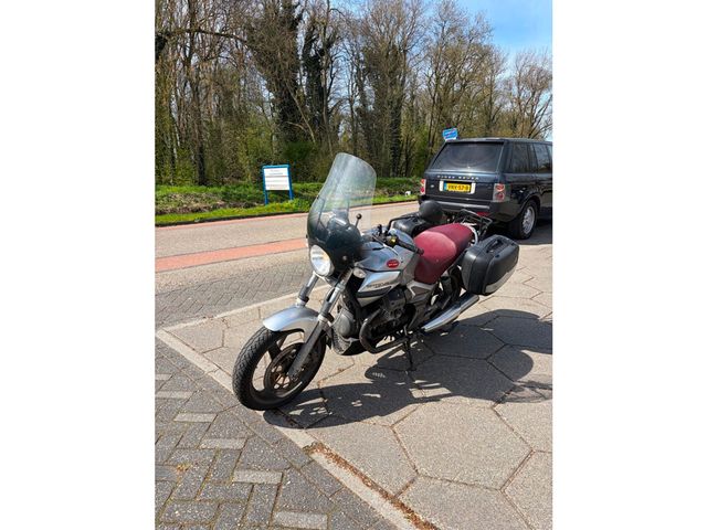 moto-guzzi - breva-750