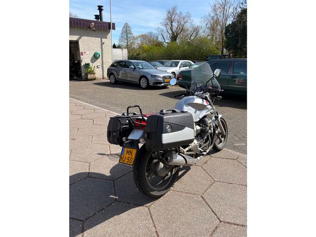 moto-guzzi - breva-750