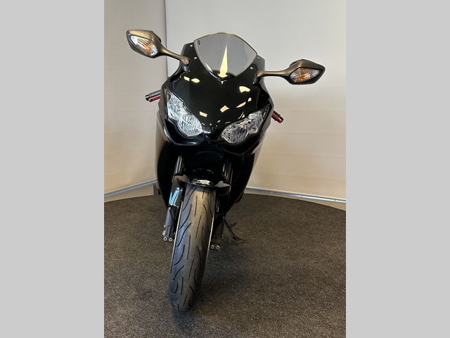 honda - cbr-1000-rr-fireblade