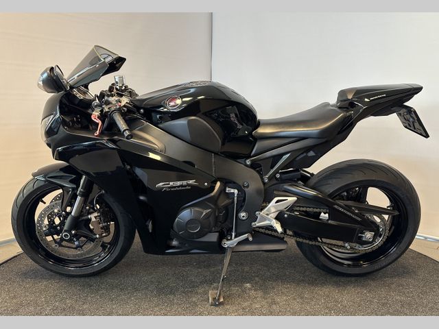 honda - cbr-1000-rr-fireblade