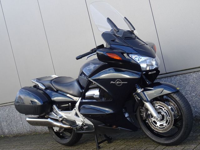 honda - st-1300-pan-european