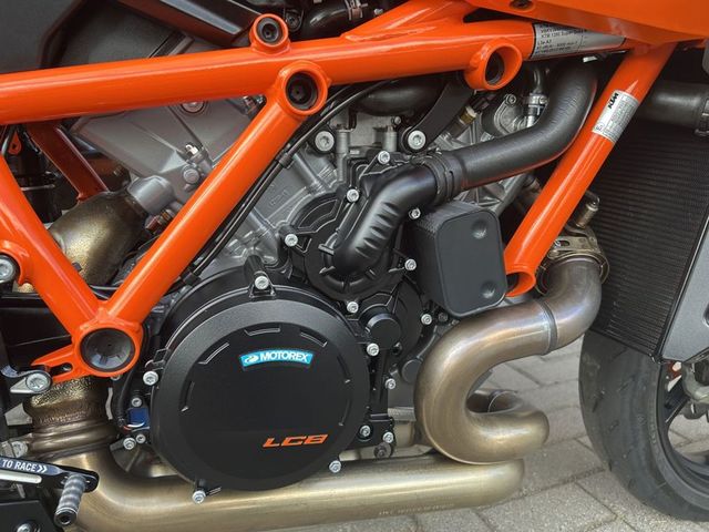 ktm - 1390-super-duke-r
