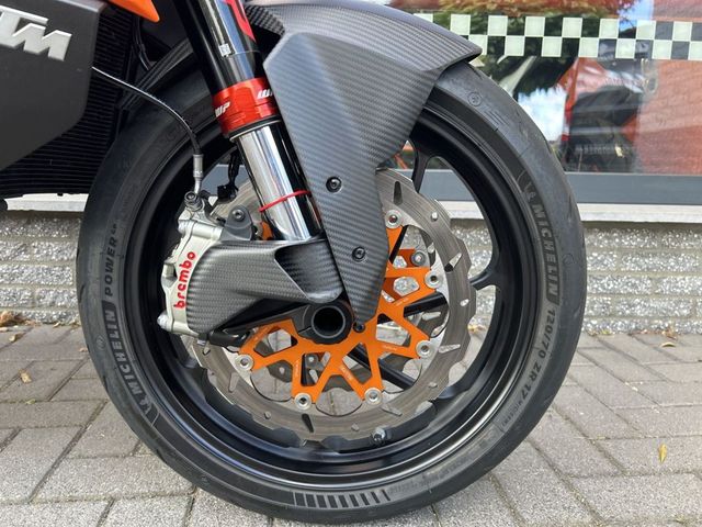ktm - 1390-super-duke-r