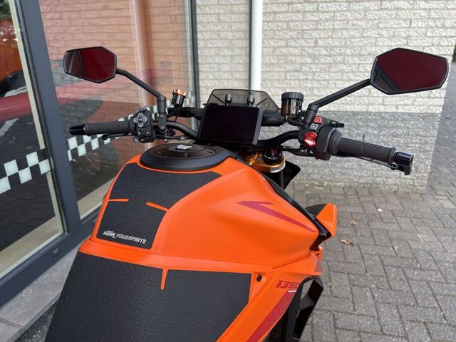 ktm - 1390-super-duke-r