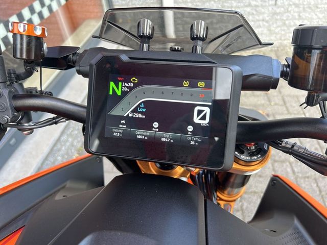 ktm - 1390-super-duke-r