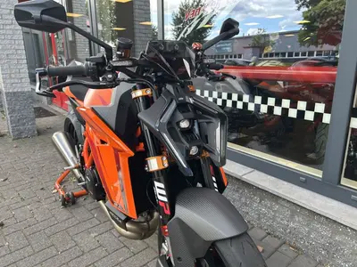KTM 1390 SUPER DUKE R – foto 4
