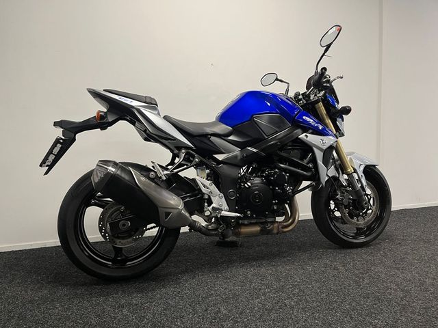 suzuki - gsr-750