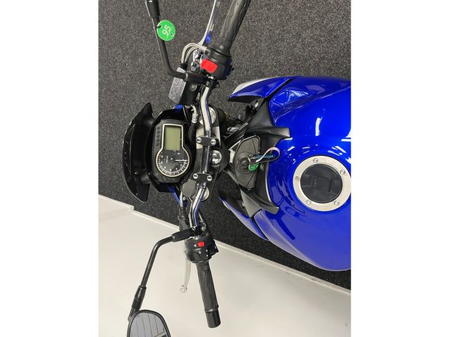 suzuki - gsr-750