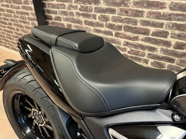 triumph - rocket-3-storm-r