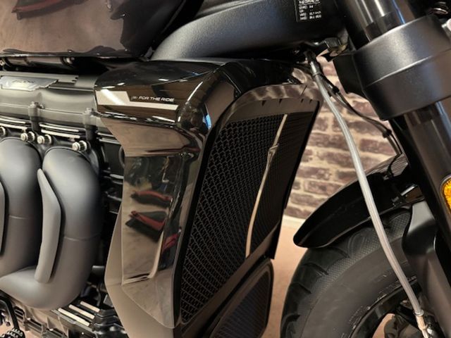 triumph - rocket-3-storm-r