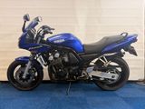 YAMAHA FZS 600 FAZER