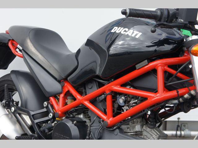ducati - m-695