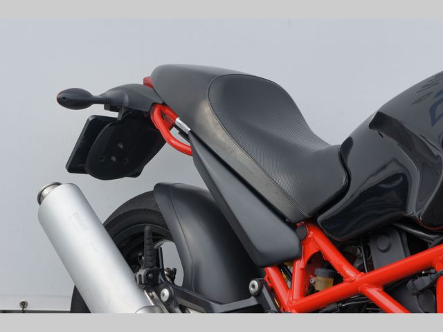 ducati - m-695