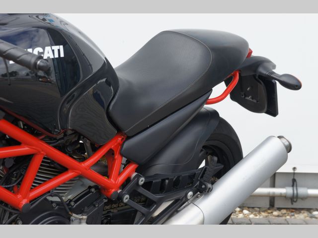 ducati - m-695
